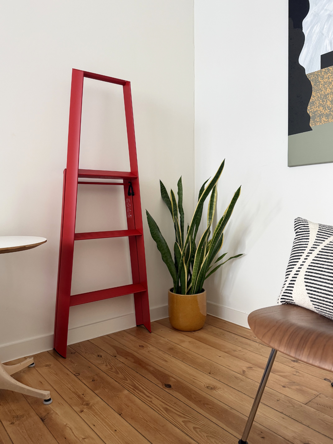 Hasegawa Lucano Ladder 3 Step Red