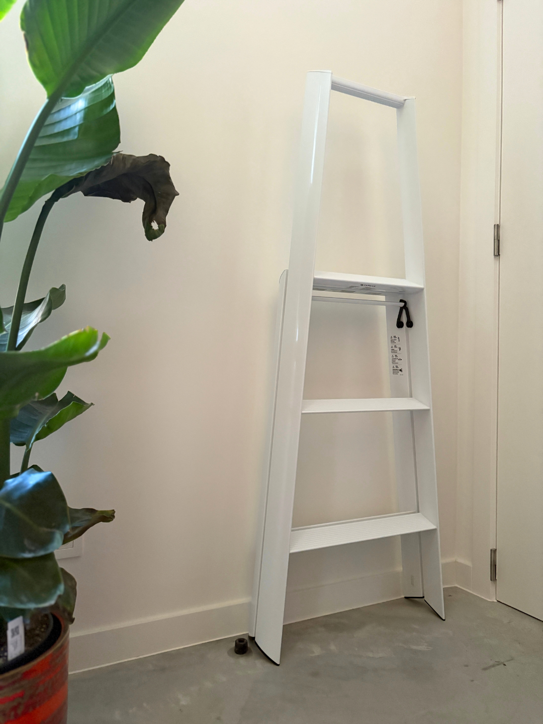 Hasegawa Lucano Ladder 4 Step White