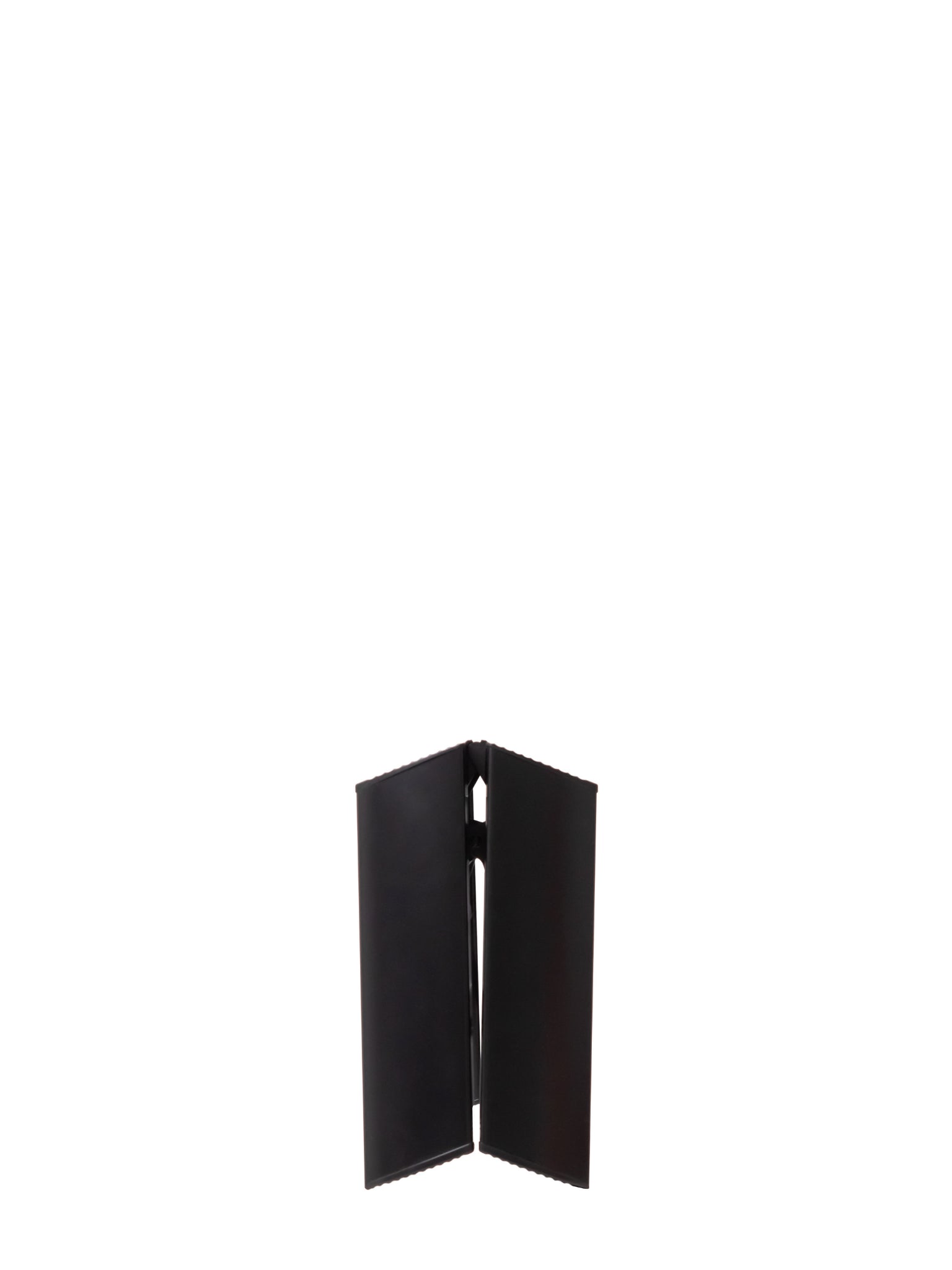 opgevouwen van de zwarte Lucano 1-step designladder