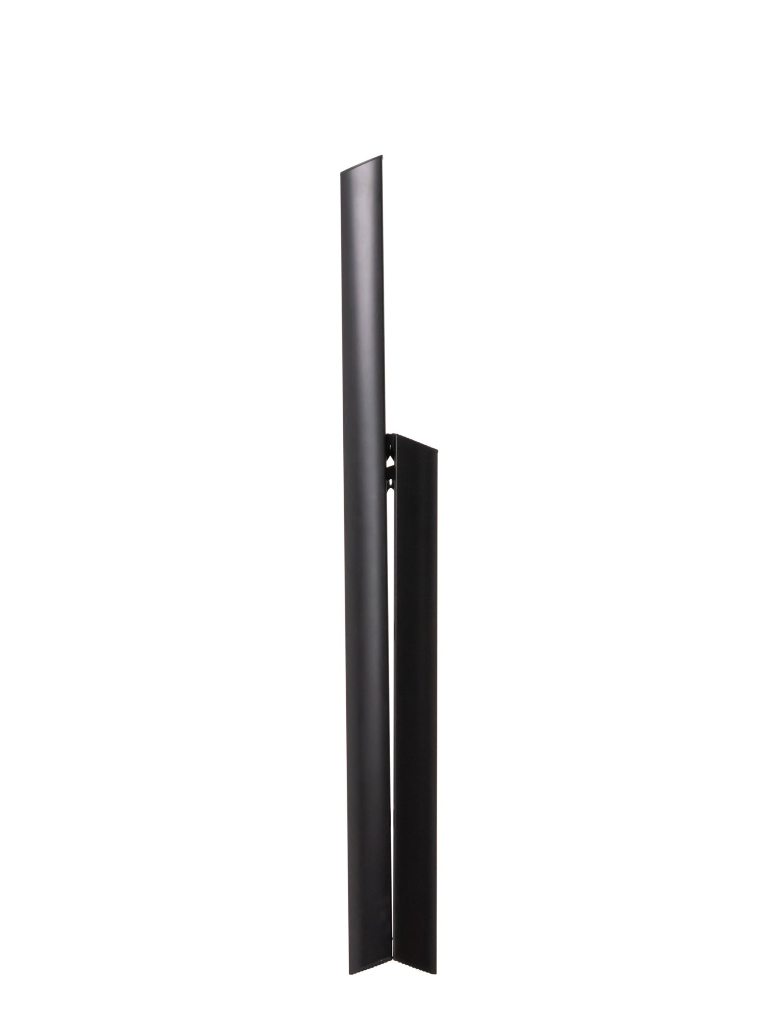 Opgevouwen Lucano 3-step ladder zwart – slank en rechtopstaand